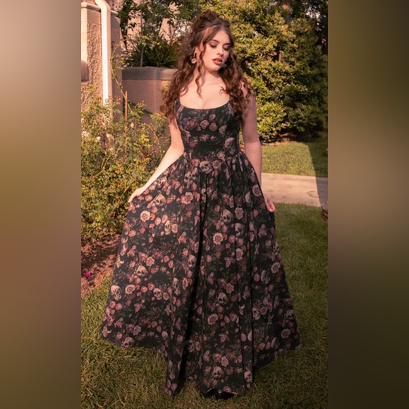 LFEN la femme en noir Novella Maxi Dress in Decayed Beauty Print M